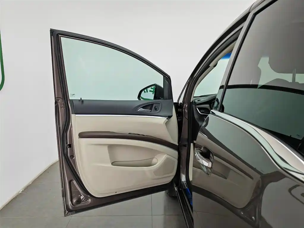 Buick GL8 2021 Land Business Class 652T Luxury фото 8