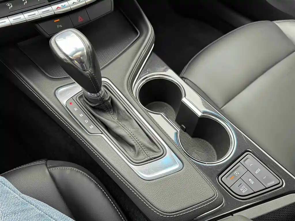 CADILLAC CT4