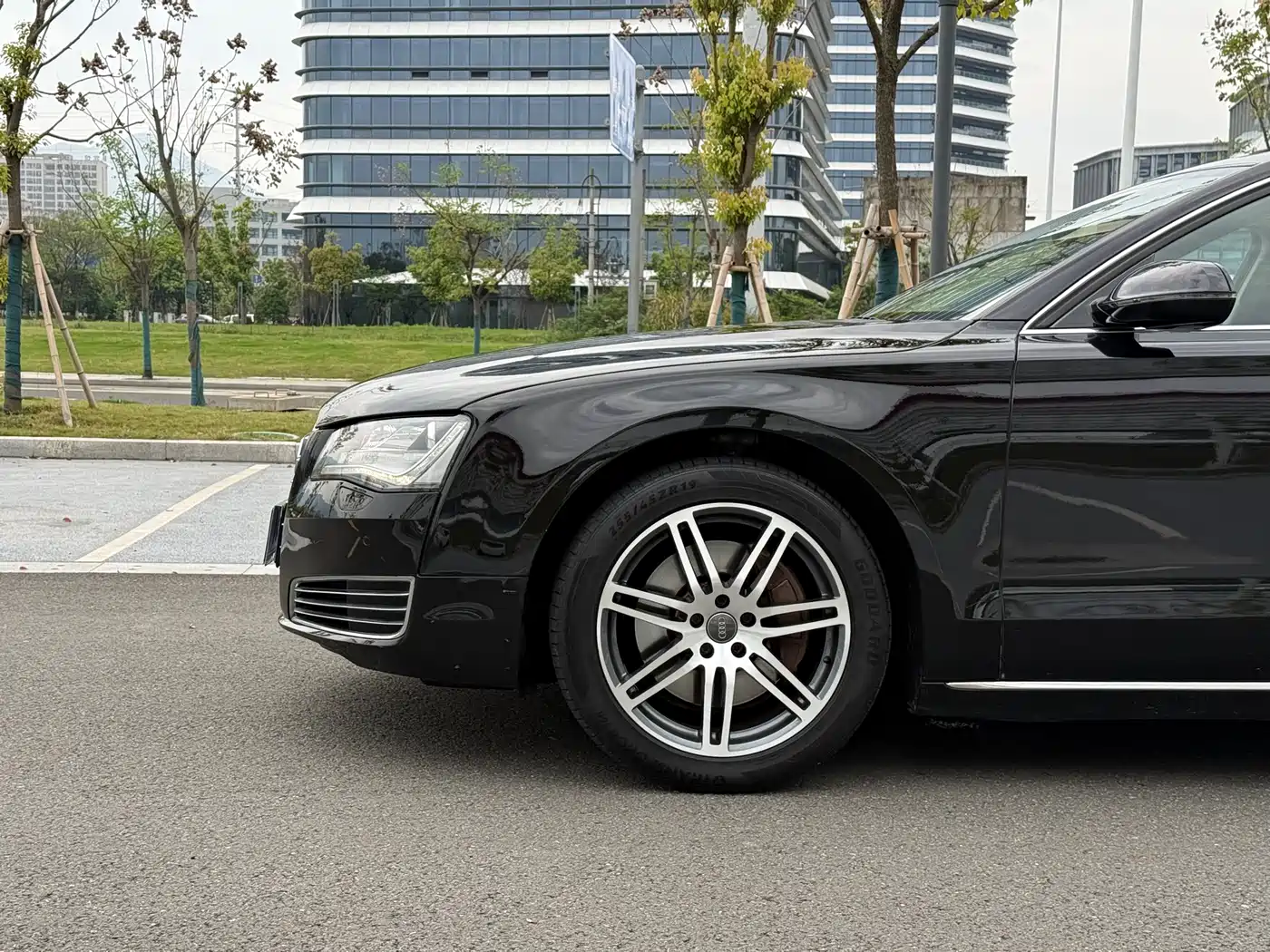 Audi A8 2013 A8L 45 TFSI quattro Luxury фото 3