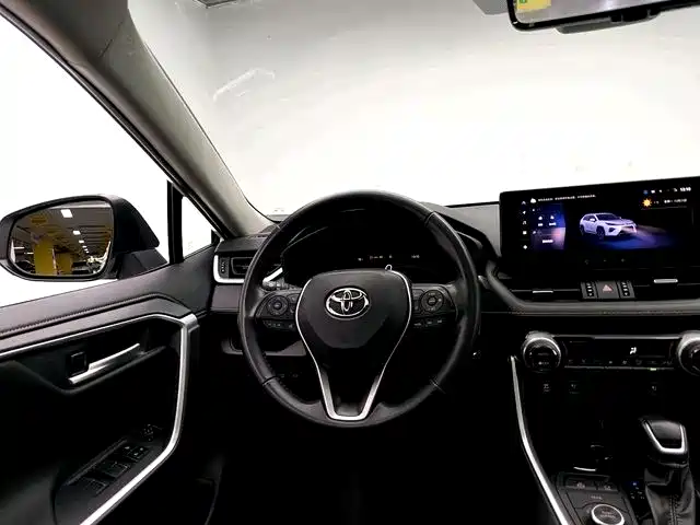 Toyota Wildlander 2023 Hybrid 2.5L E-CVT AWD Premium Edition фото 9