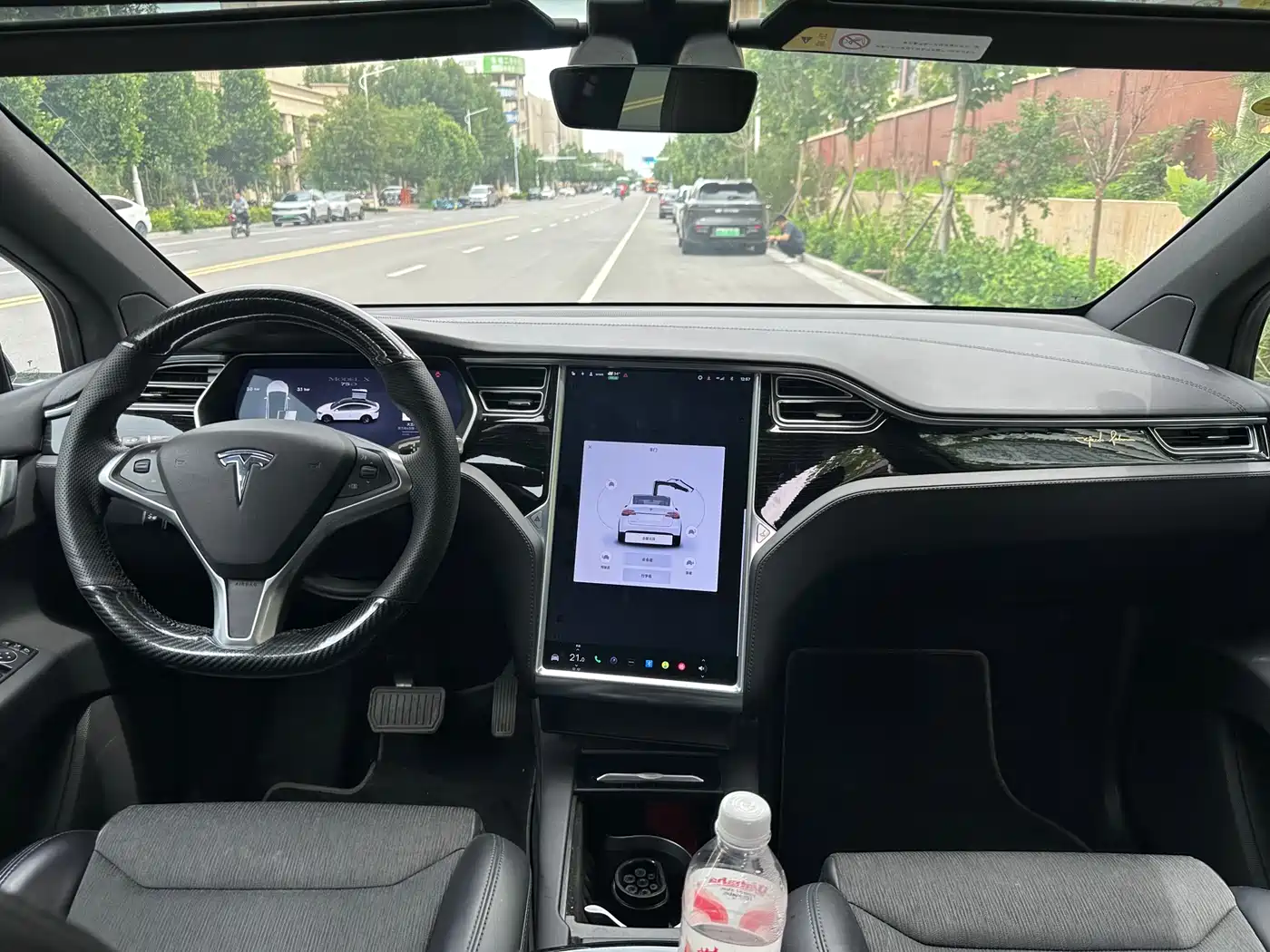 TESLA MODEL X
