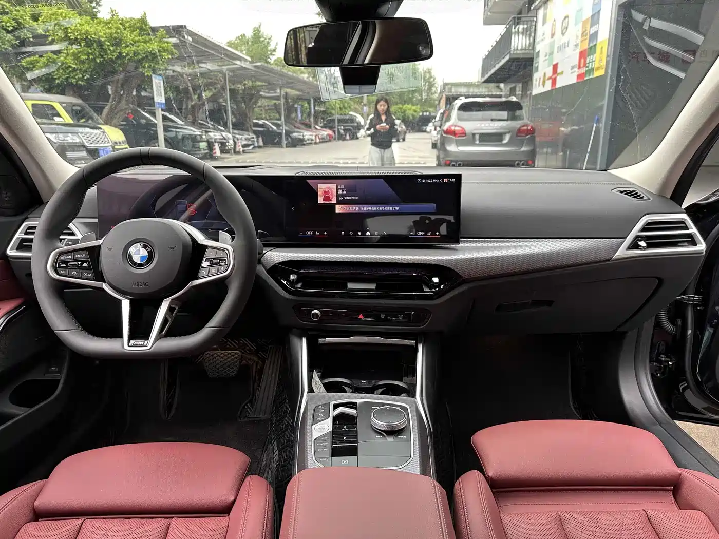 BMW 3 Series 2025 330Li M Sport Night Edition фото 8