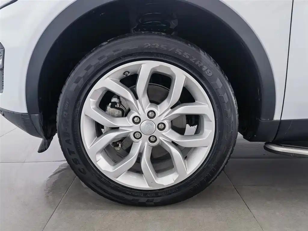 Land Rover Discovery Sport 2016 2.0T HSE фото 17