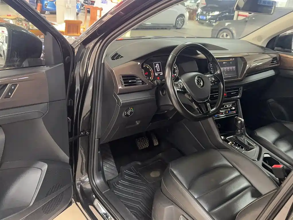 VOLKSWAGEN TUYUE