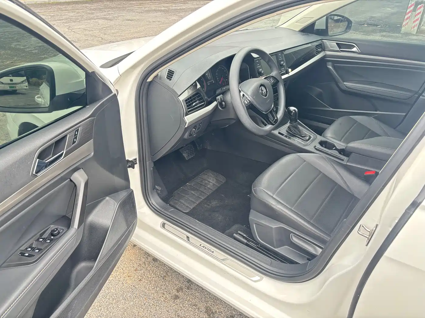 Volkswagen Lavida 2019 1.5L Automatic Comfort Edition China VI фото 7