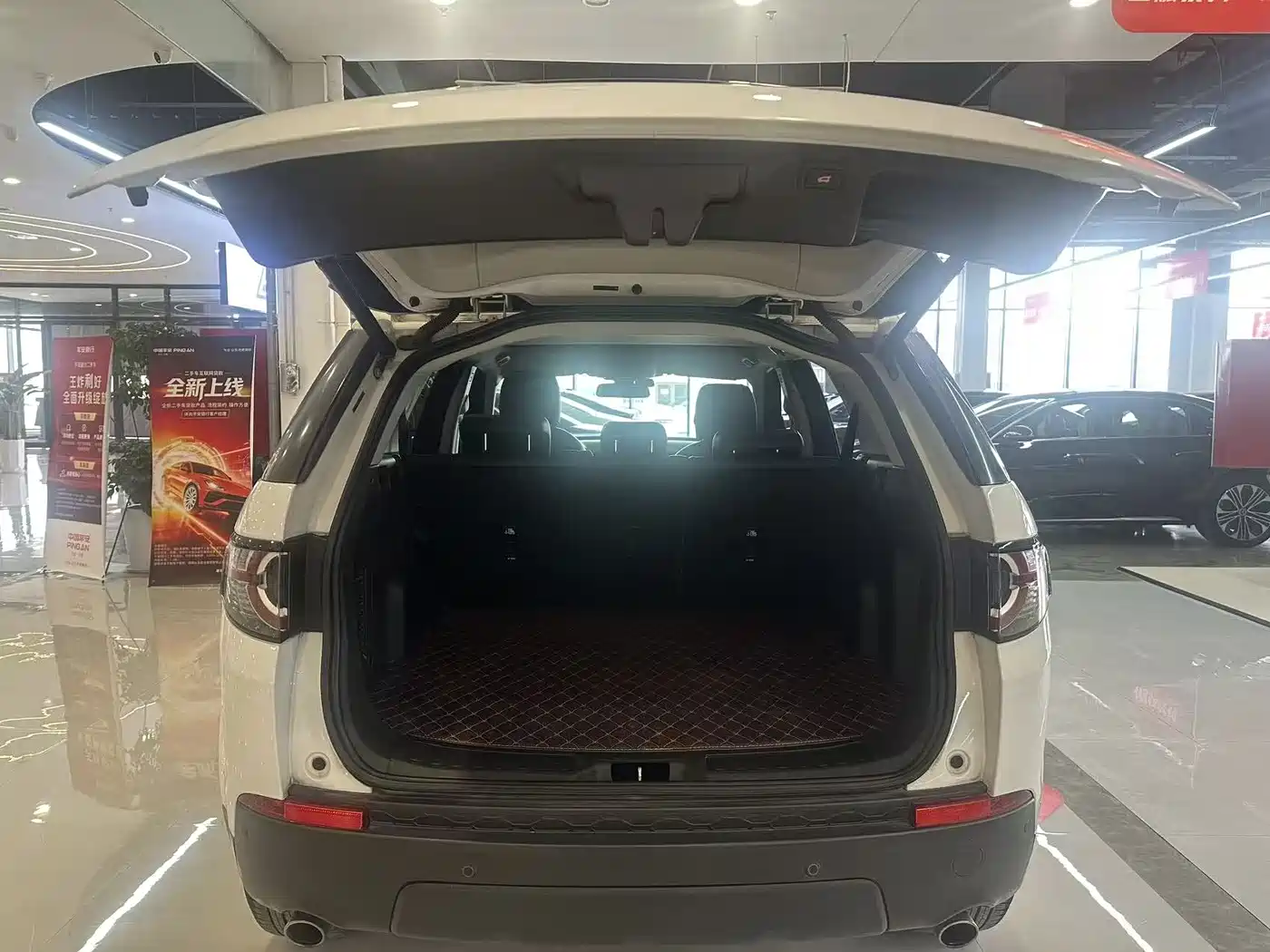 Land Rover Discovery Sport 2018 240PS PURE Edition фото 14