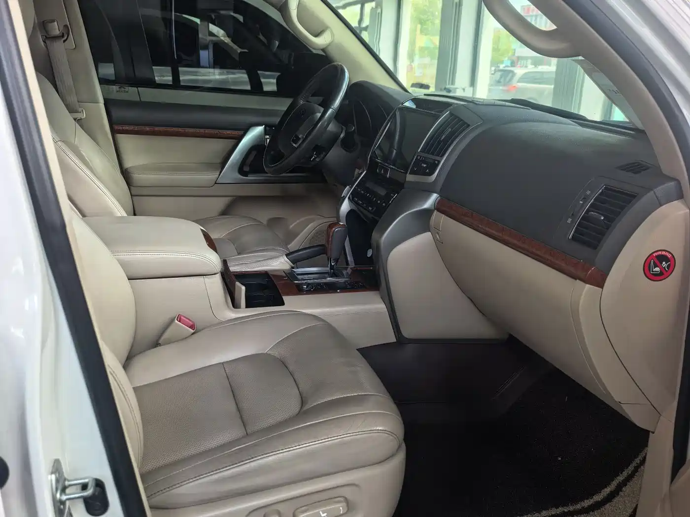 Toyota Land Cruiser 2012 4.6L Automatic VX-R фото 8