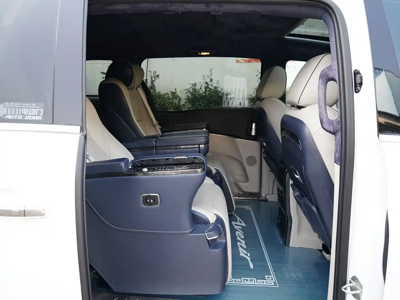 Buick GL8 2022 Land Business Class 652T Luxury фото 5