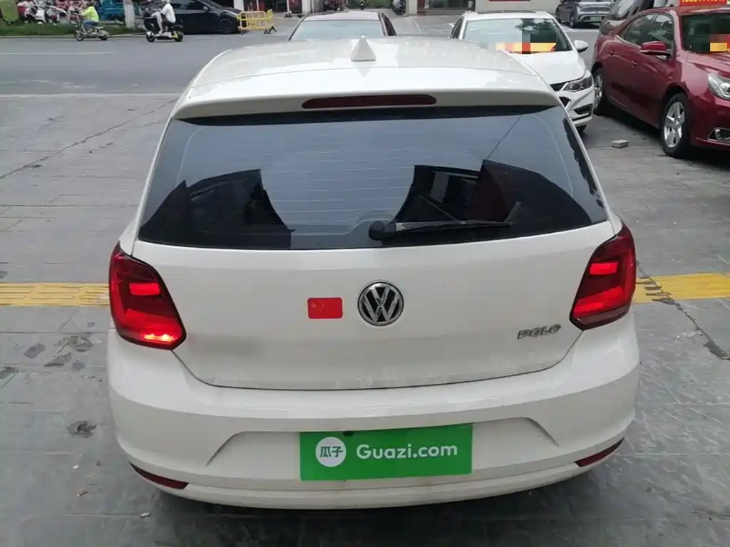 Volkswagen Polo 2016 1.4L Automatic Trend фото 6
