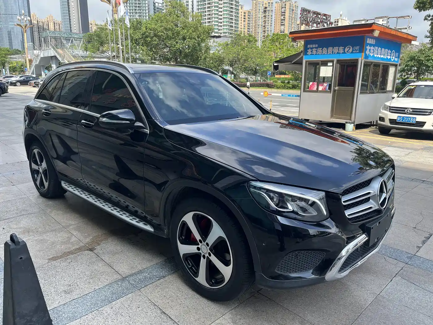 Mercedes-Benz GLC 2016 GLC 260 4MATIC Luxury фото 3