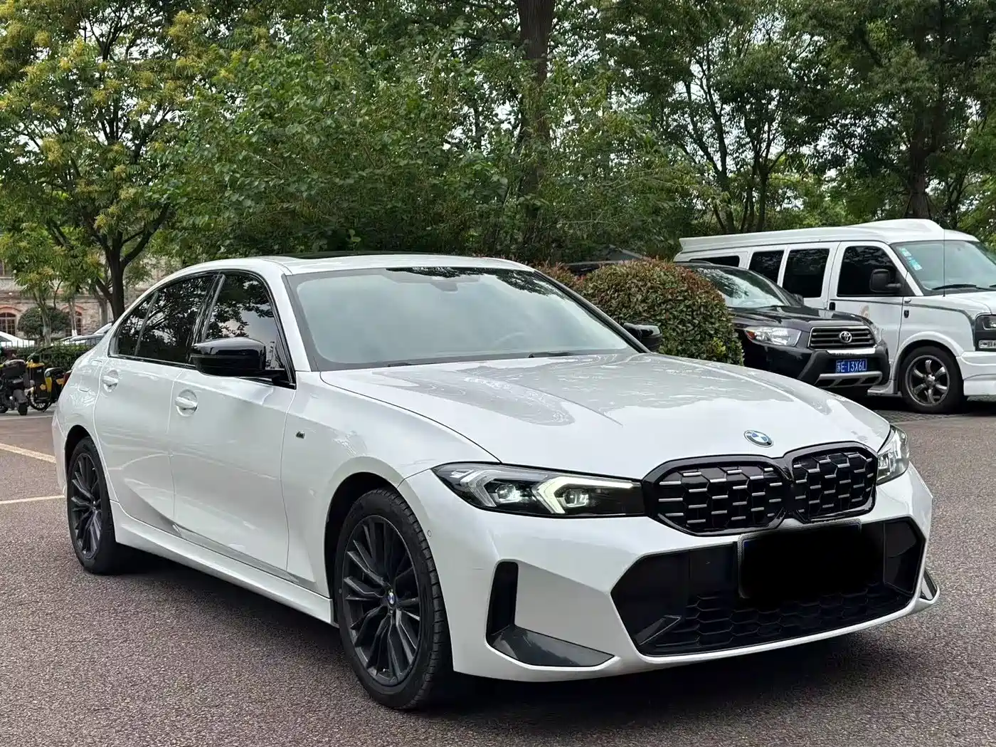 BMW 3 Series 2023 325Li M Sport Black Night Package фото 3