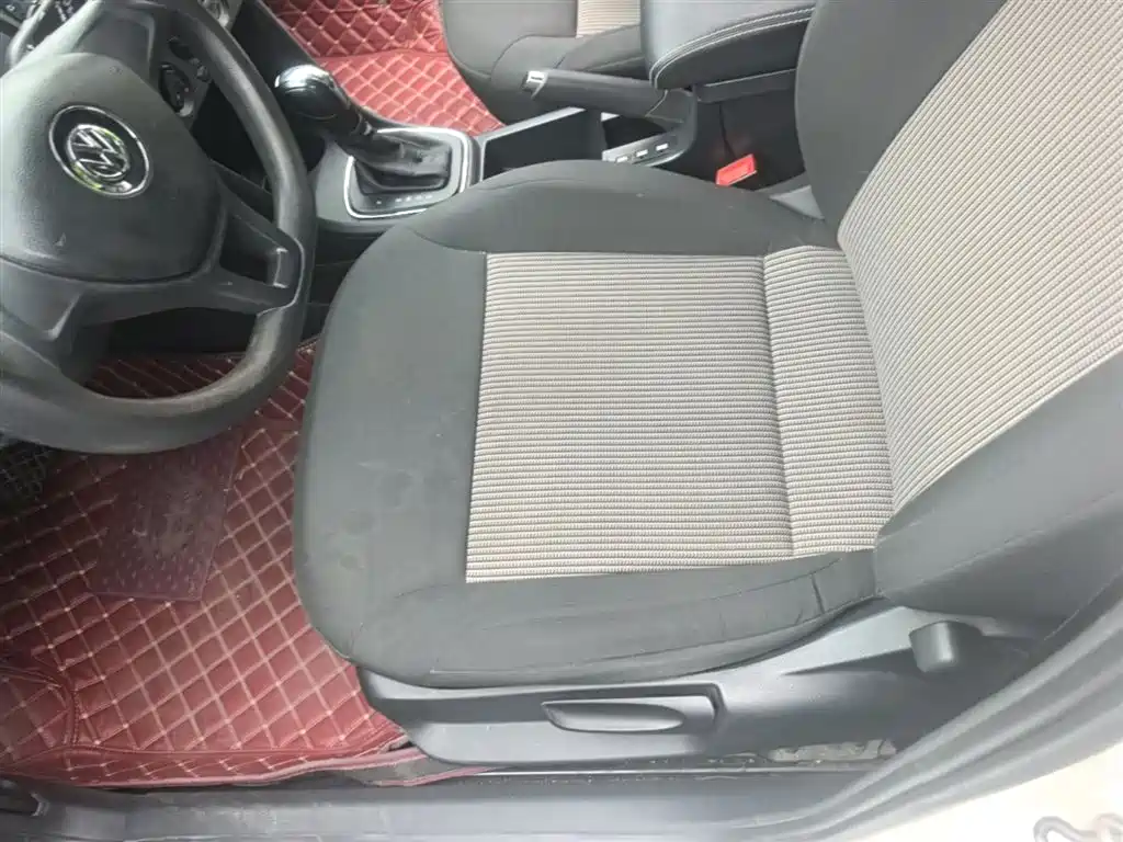 Volkswagen Polo 2016 1.4L Automatic Trend фото 15