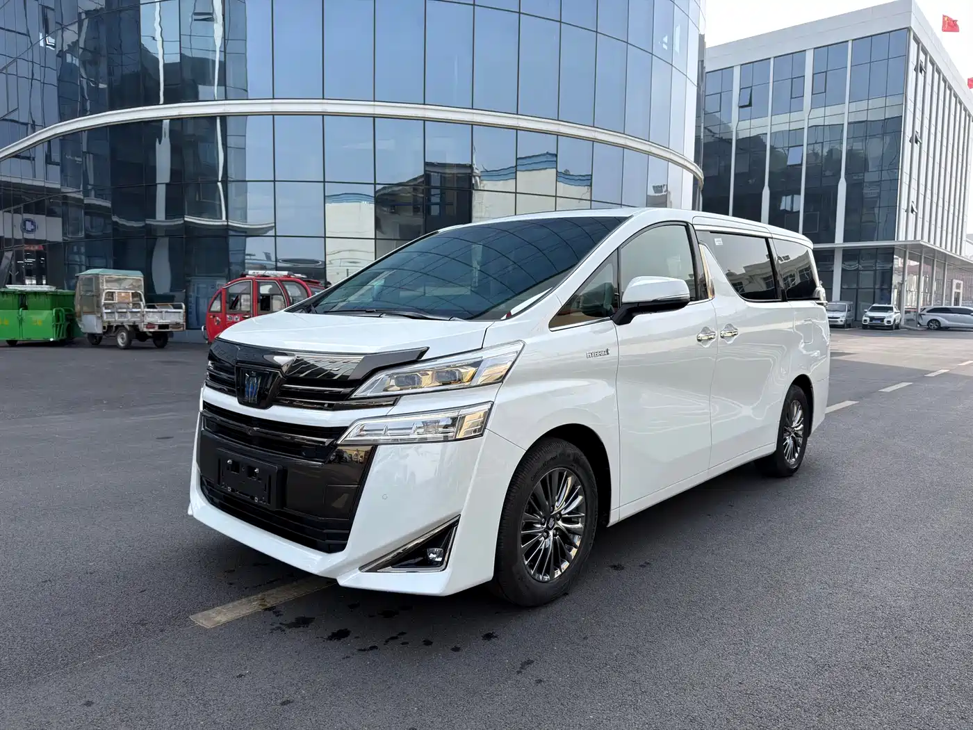 Toyota Vellfire 2023 Crown Hybrid 2.5L HV Luxury фото 2