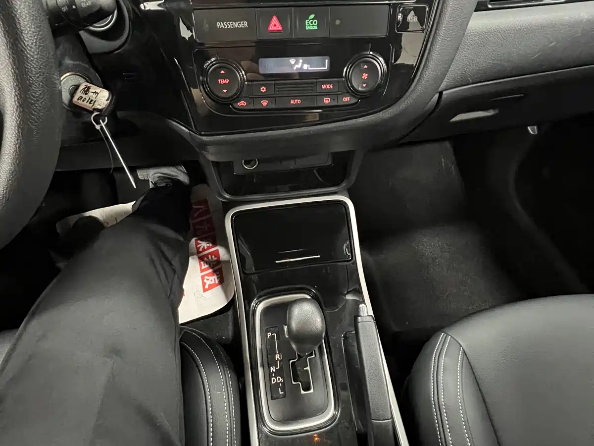 Mitsubishi Outlander 2021 2.0L 2WD Smooth Ride Version 5-Seater фото 19