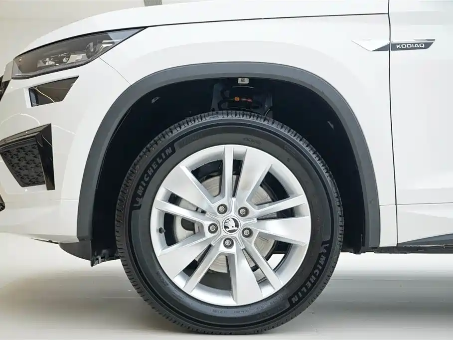 Škoda Kodiaq 2024 TSI330 5-Seat Front-Wheel Drive Power Edition фото 14