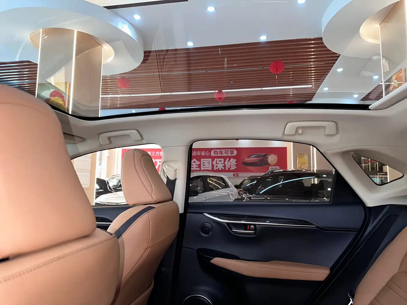 Lexus NX 2015 300h AWD F SPORT фото 15