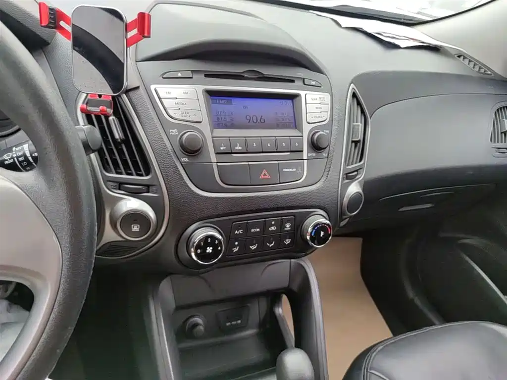 Hyundai Beijing Hyundai ix35 2015 2.0L Automatic 2WD Comfort China V фото 13