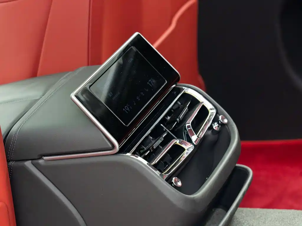Photo 13 - Bentley Flying Spur