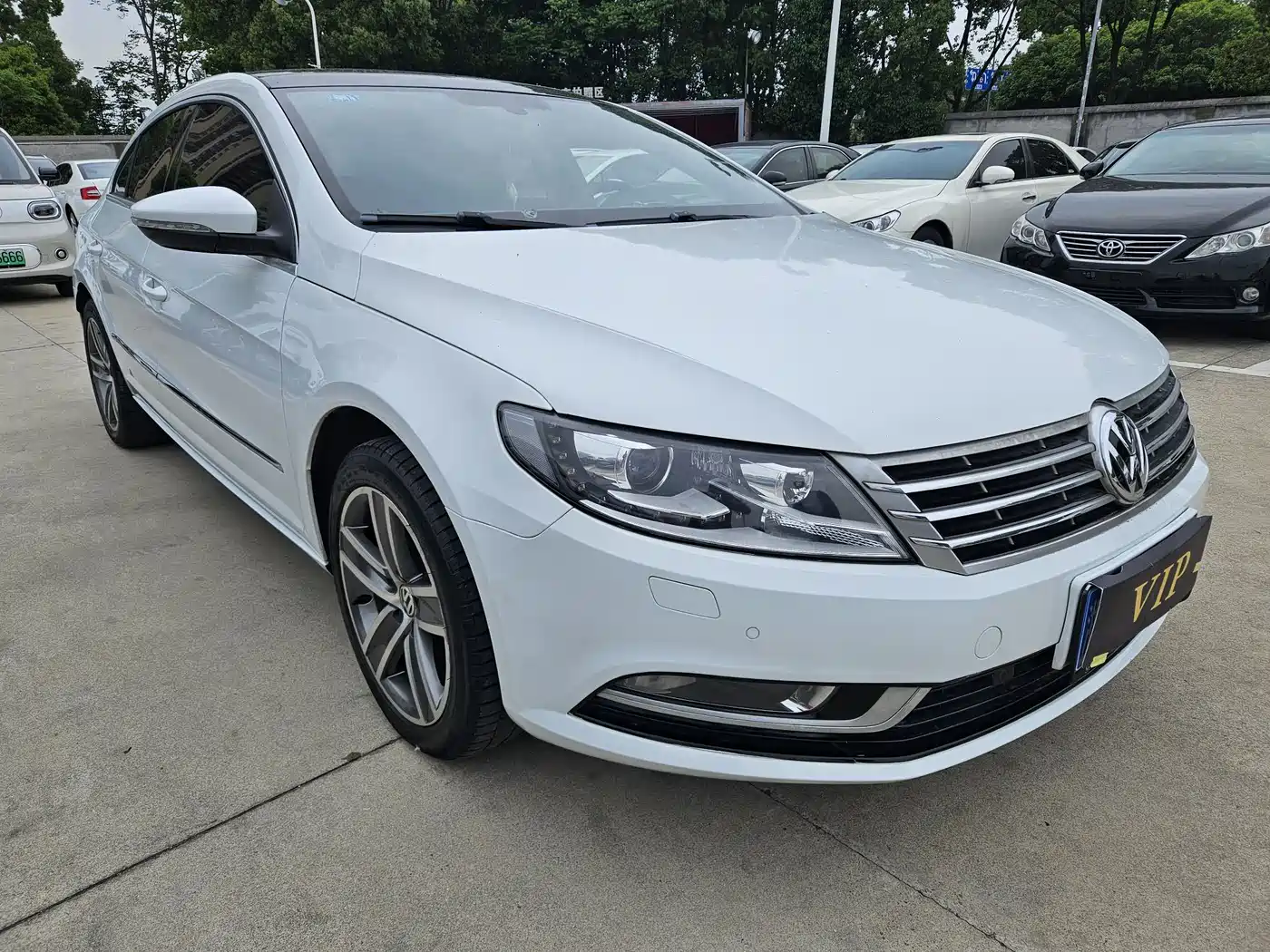Volkswagen FAW-Volkswagen CC 2016 Model 1.8TSI Premium фото 3