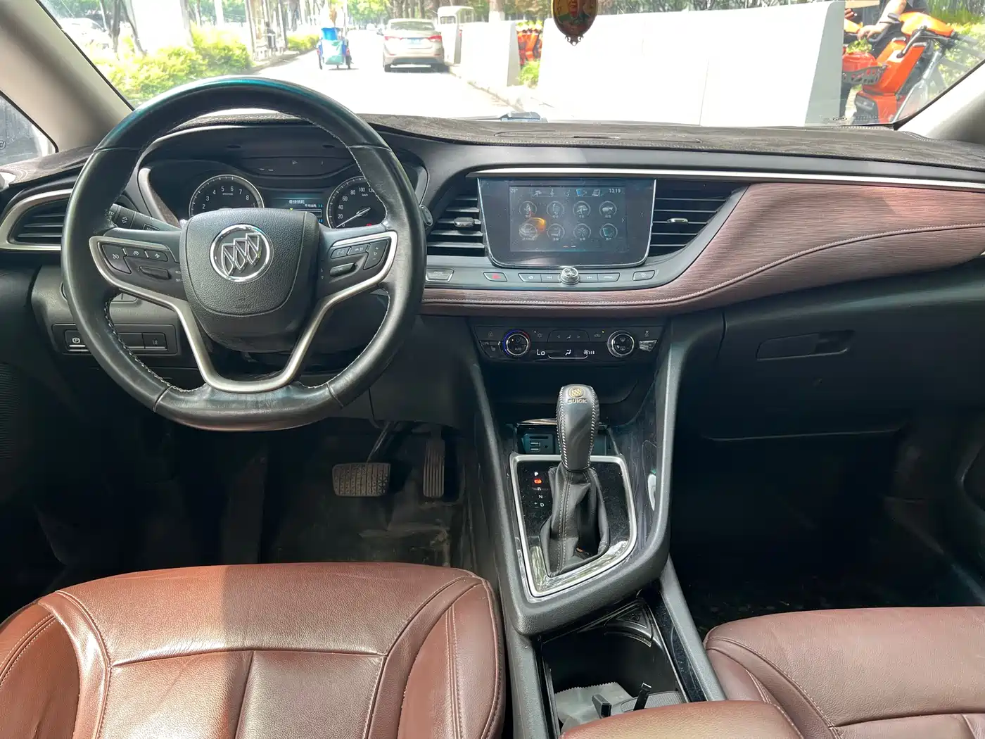 Buick GL6 2018 18T 6-Seater Luxury фото 11