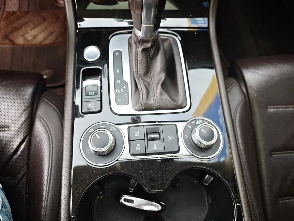 Volkswagen Touareg 2017 3.0TSI Explorer Edition фото 13