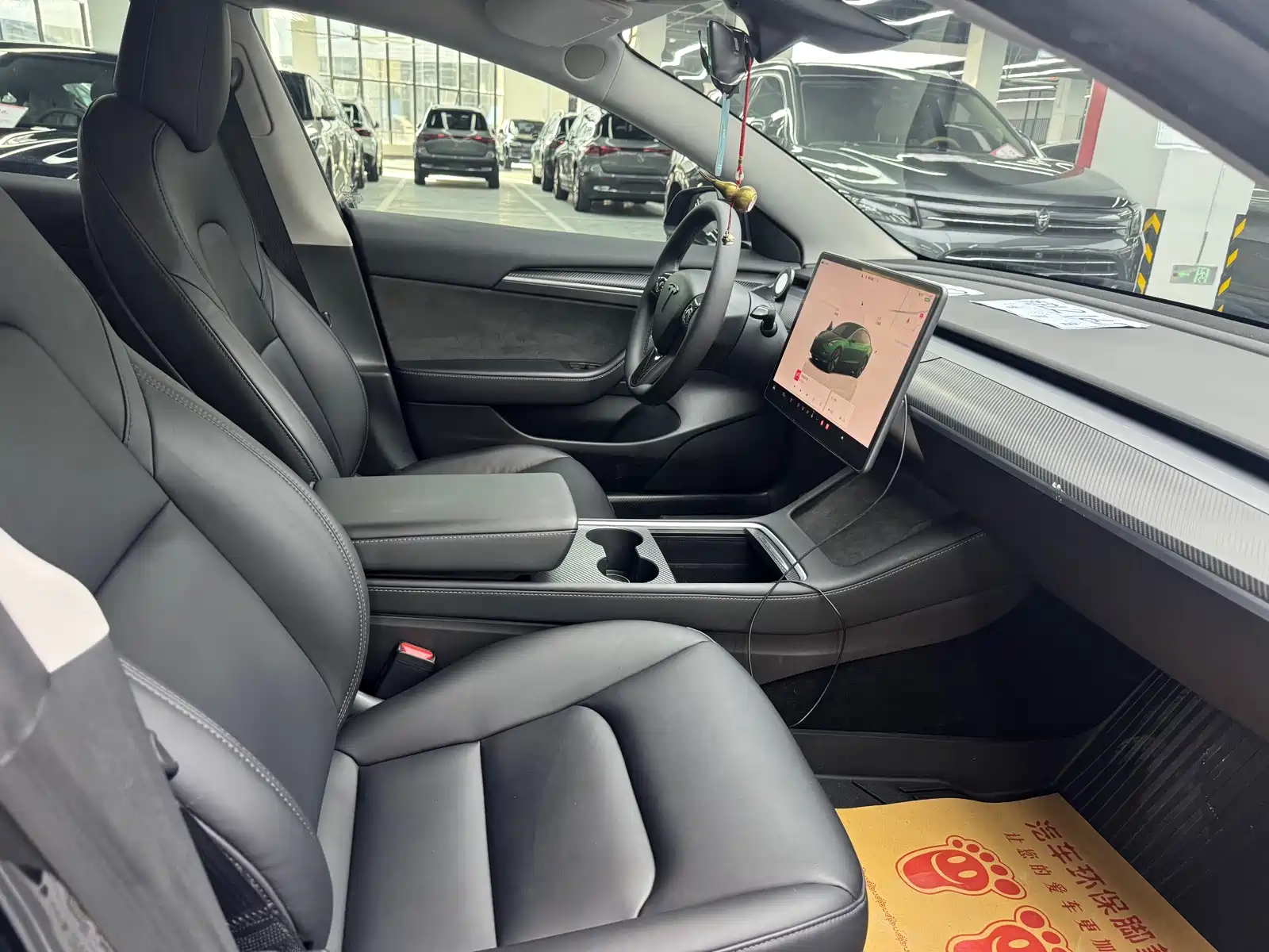 Фото 10 - Tesla Model 3