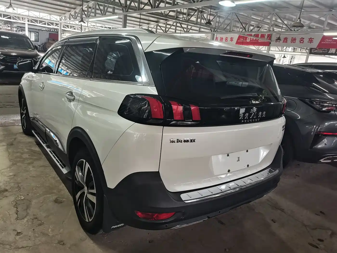 Peugeot 5008 2017 380THP 7-seat Elite Edition фото 9