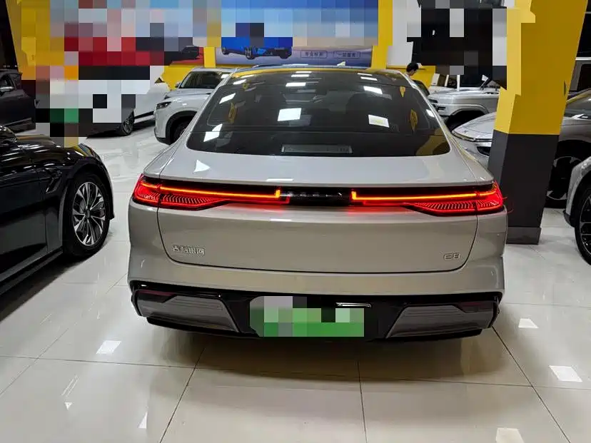 Geely Galaxy Galaxy E8 2024 2024 Model 550km RWD Soaring Dragon Edition
