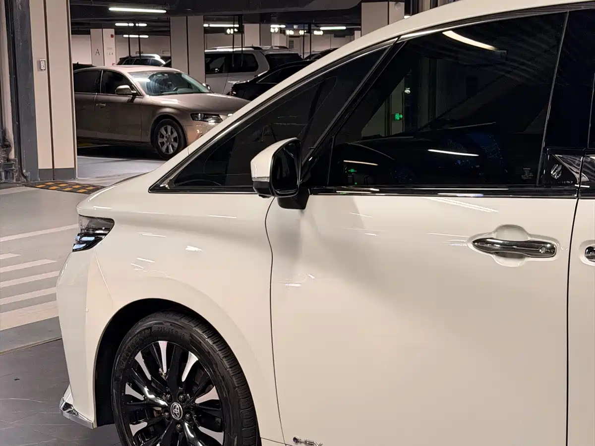 Toyota Alphard 2024 Hybrid 2.5L Ultimate Enjoyment Edition фото 12