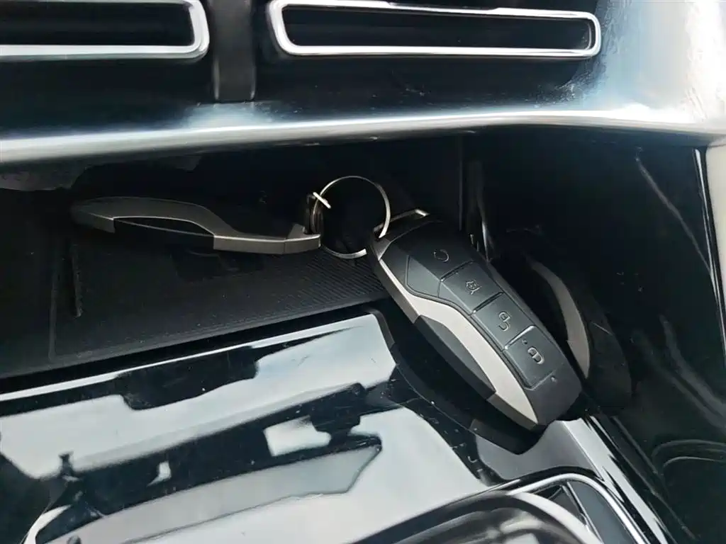 BYD Song PLUS PHEV 2021 DM-i 51KM Honor фото 15