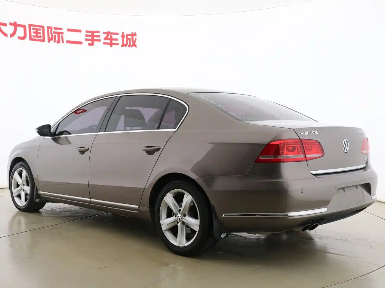 Volkswagen Magotan 2015 1.8TSI Premium фото 14