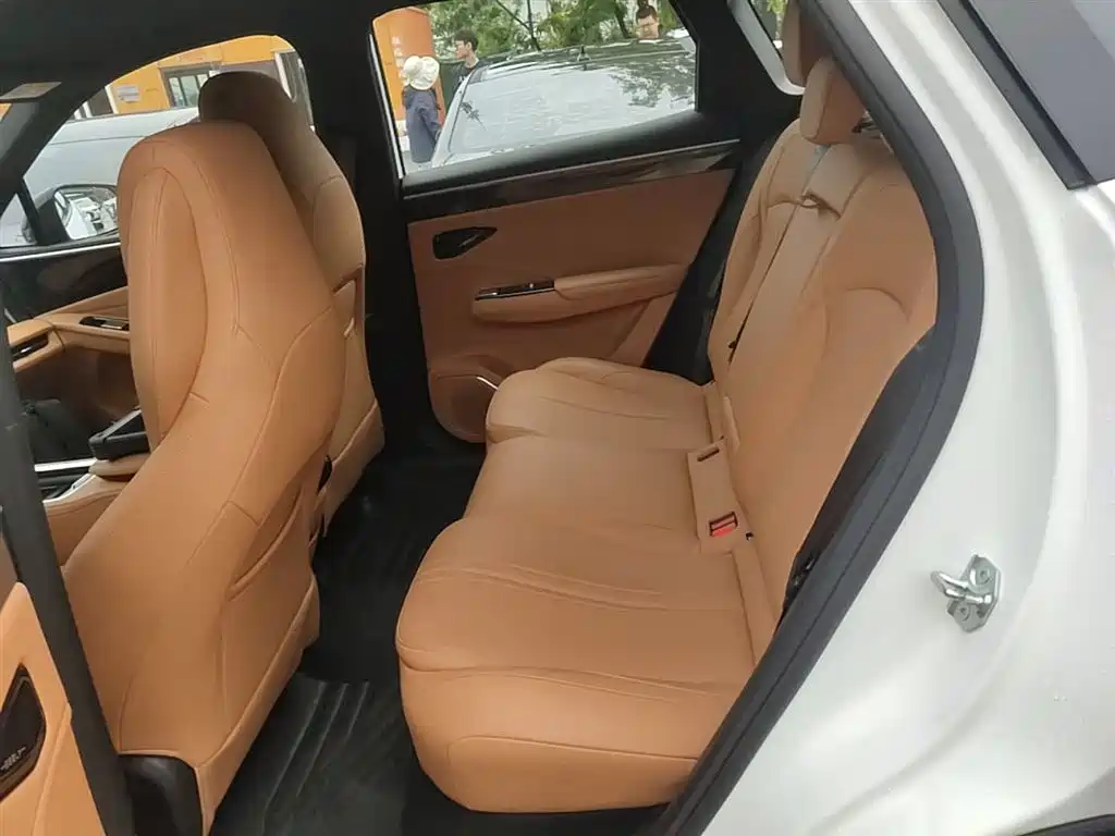 Geely Galaxy Galaxy L7 2025 EM-i 115km Explorer+ Edition фото 17