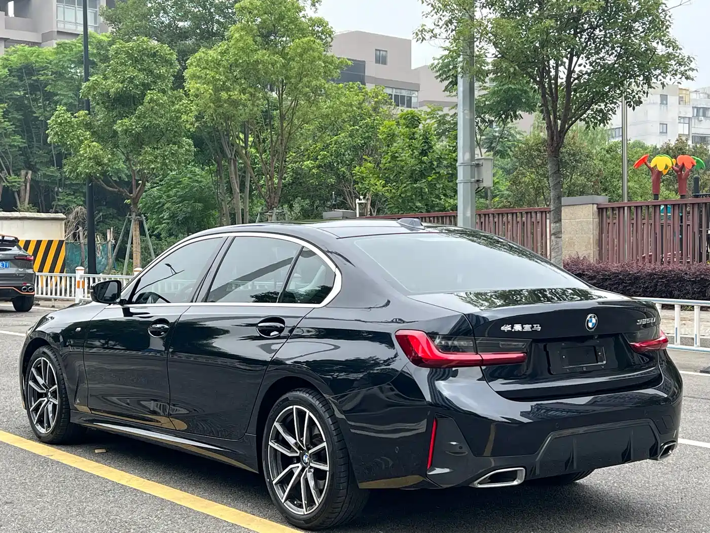 BMW 3 Series 2024 325Li M Sport Package фото 13