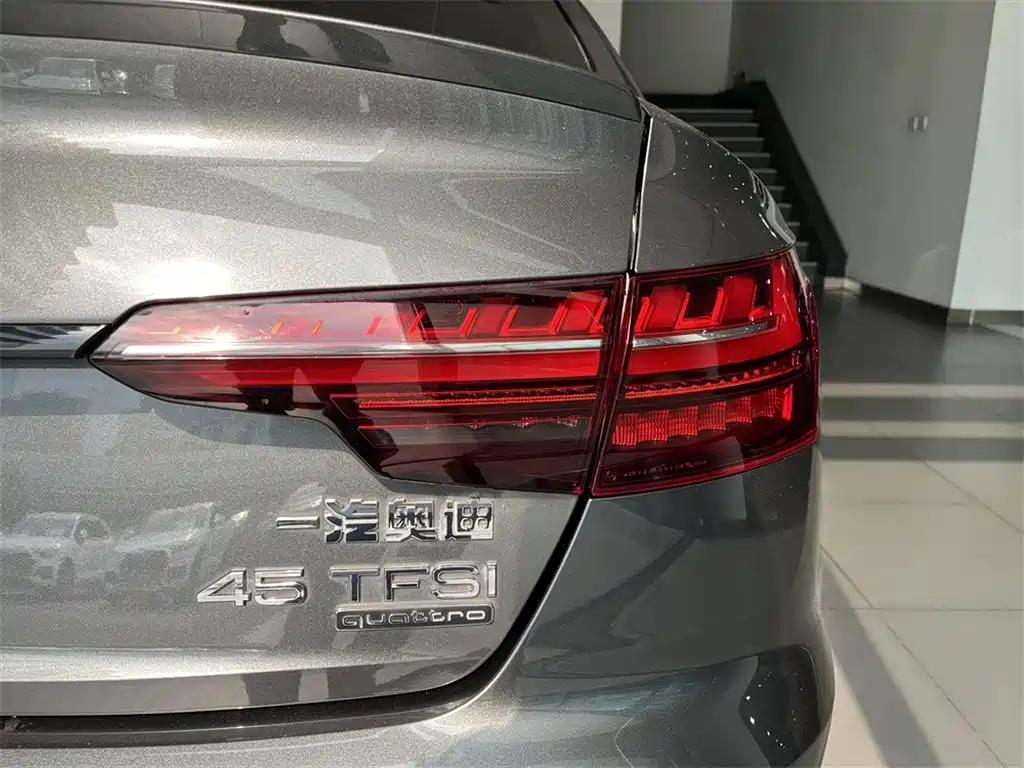 Audi A4L 2022 45 TFSI quattro Premium Dynamic фото 13