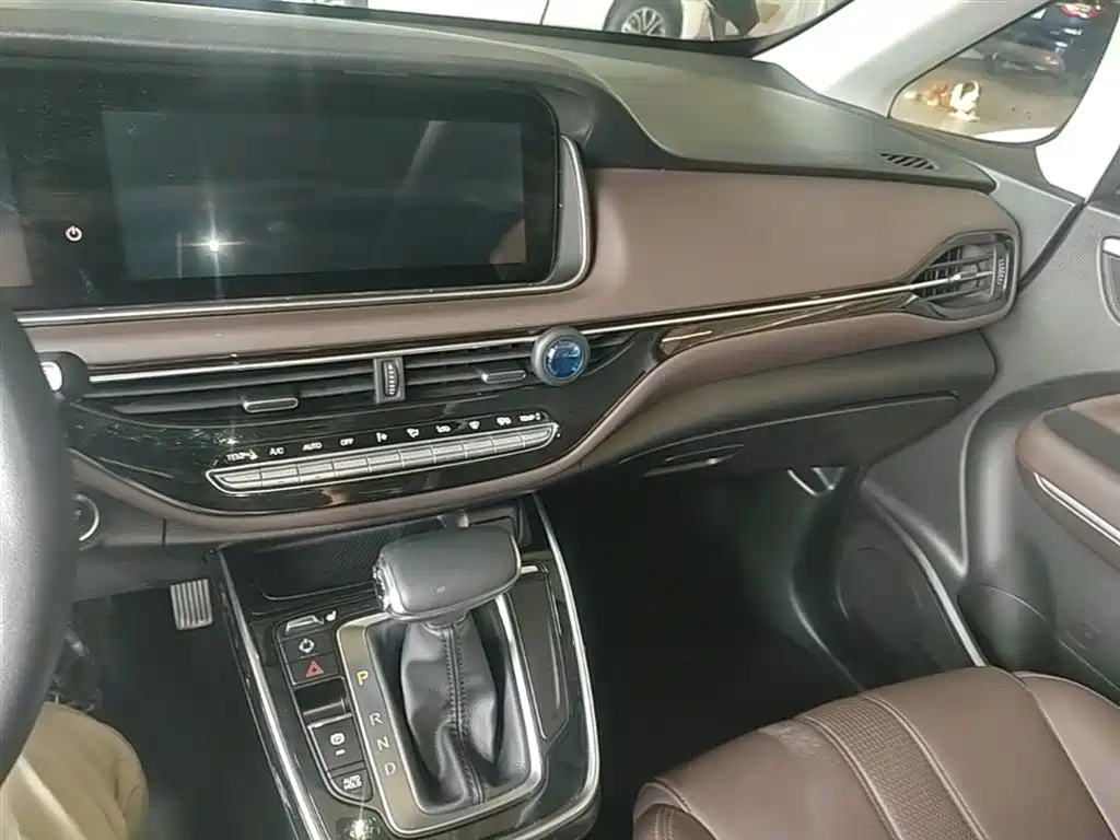 GAC Trumpchi Trumpchi M6 2019 270T Automatic Prestige (6-seater) China V фото 13