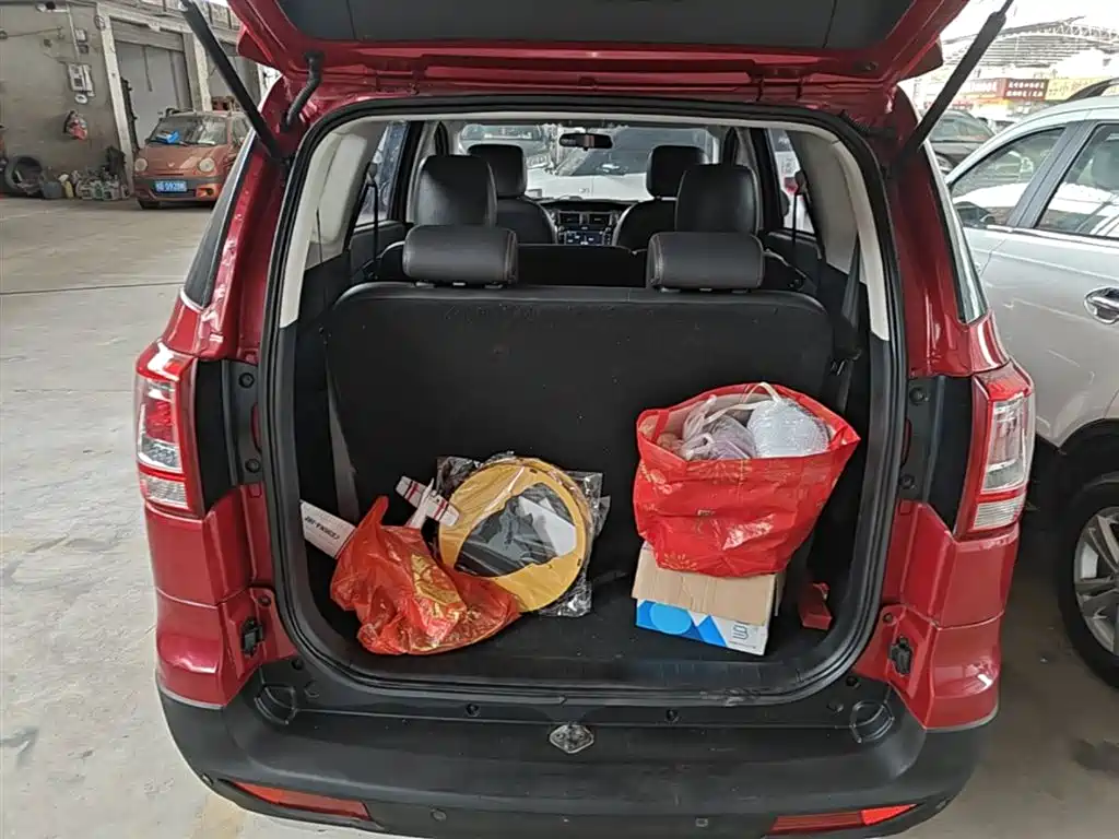 صورة 19 - BAIC Huansu S3