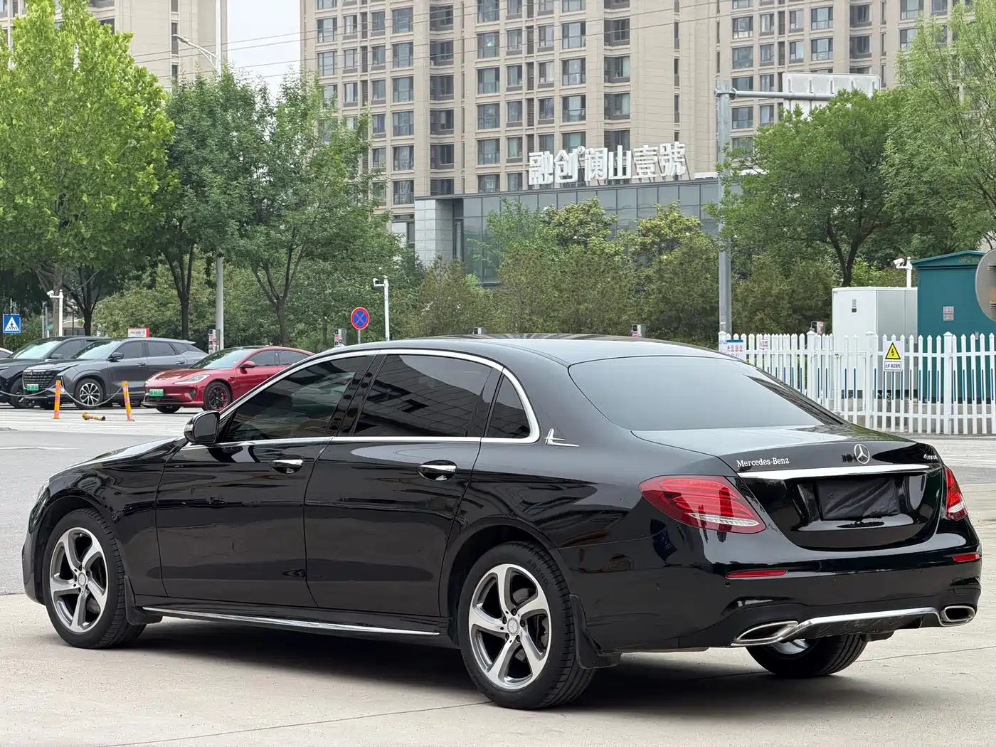 Mercedes-Benz E-Class 2017 E 200 L 4MATIC фото 4