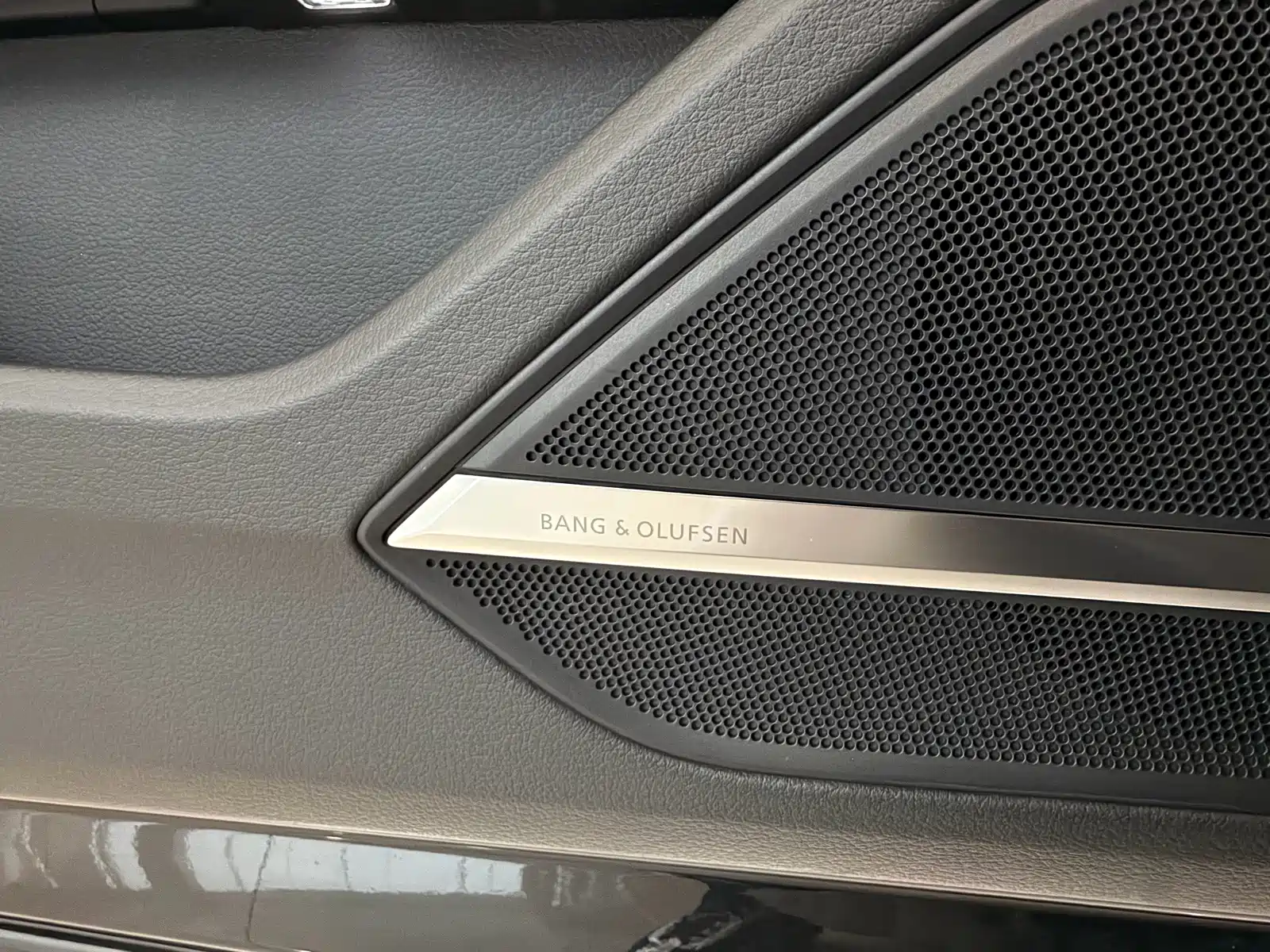 Фото 11 - Audi A8