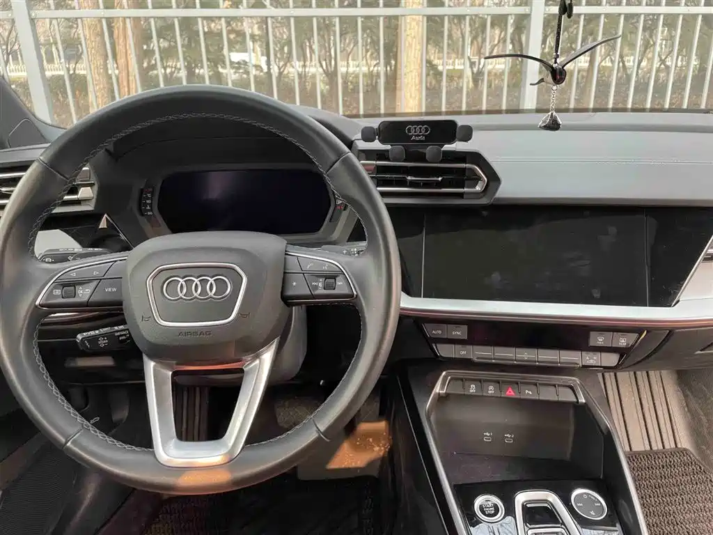 Audi A3 2025 Sportback 35TFSI Flying Premium фото 7