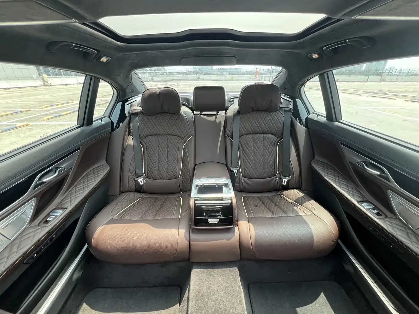 BMW 7 Series 2022 740Li xDrive Executive M Sport Package фото 9
