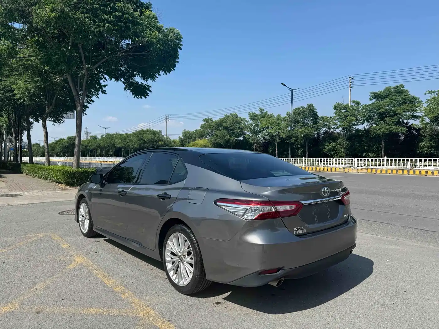 Toyota Camry 2018 2.5G Luxury Edition фото 3