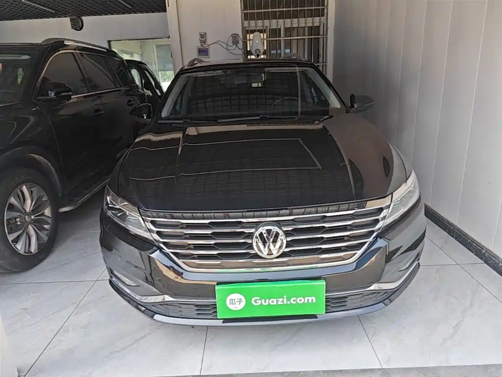 Volkswagen Lavida 2018 Hatchback 200TSI DSG Comfort Edition China V фото 3