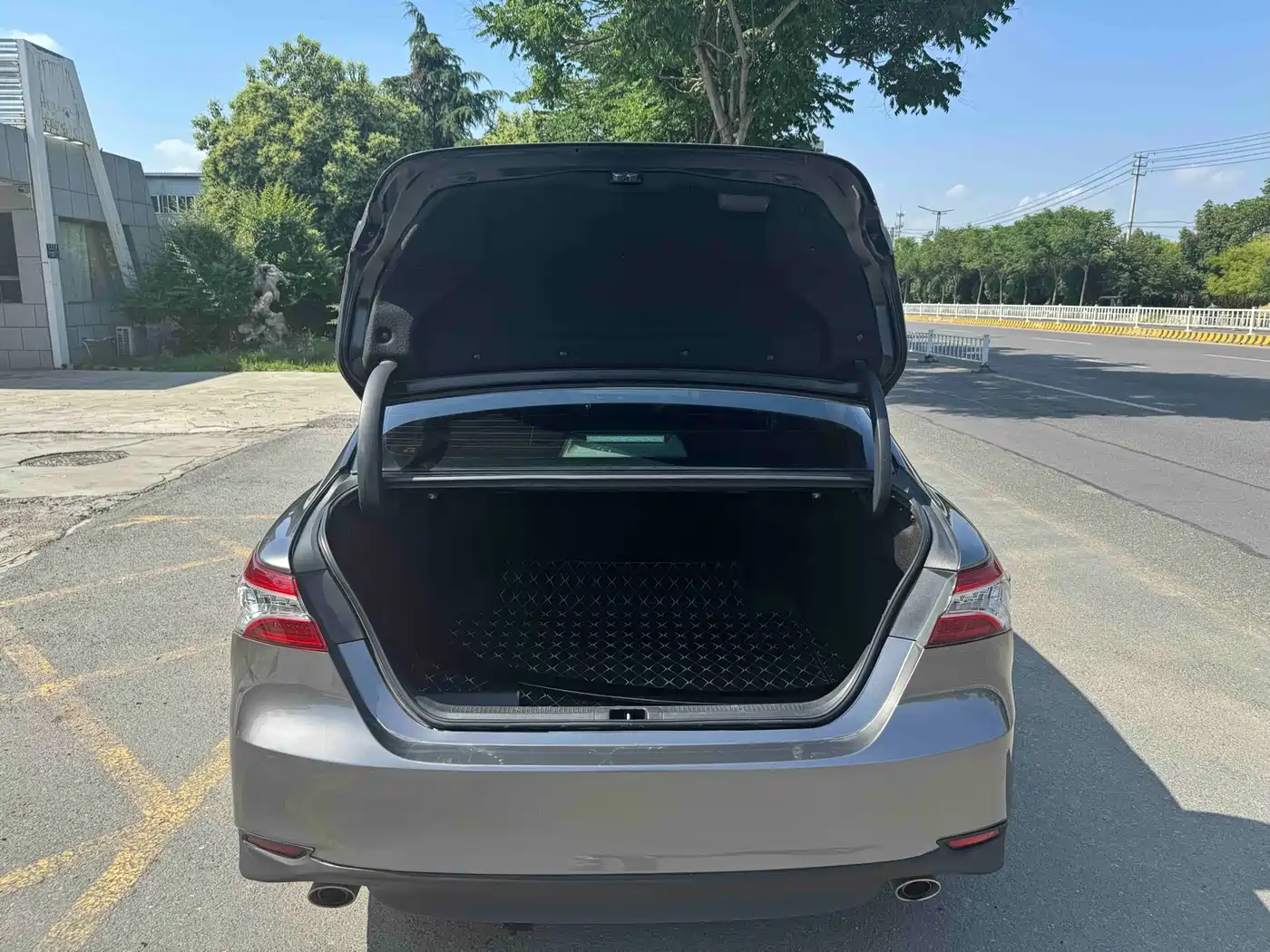 Toyota Camry 2018 2.5G Luxury Edition фото 15