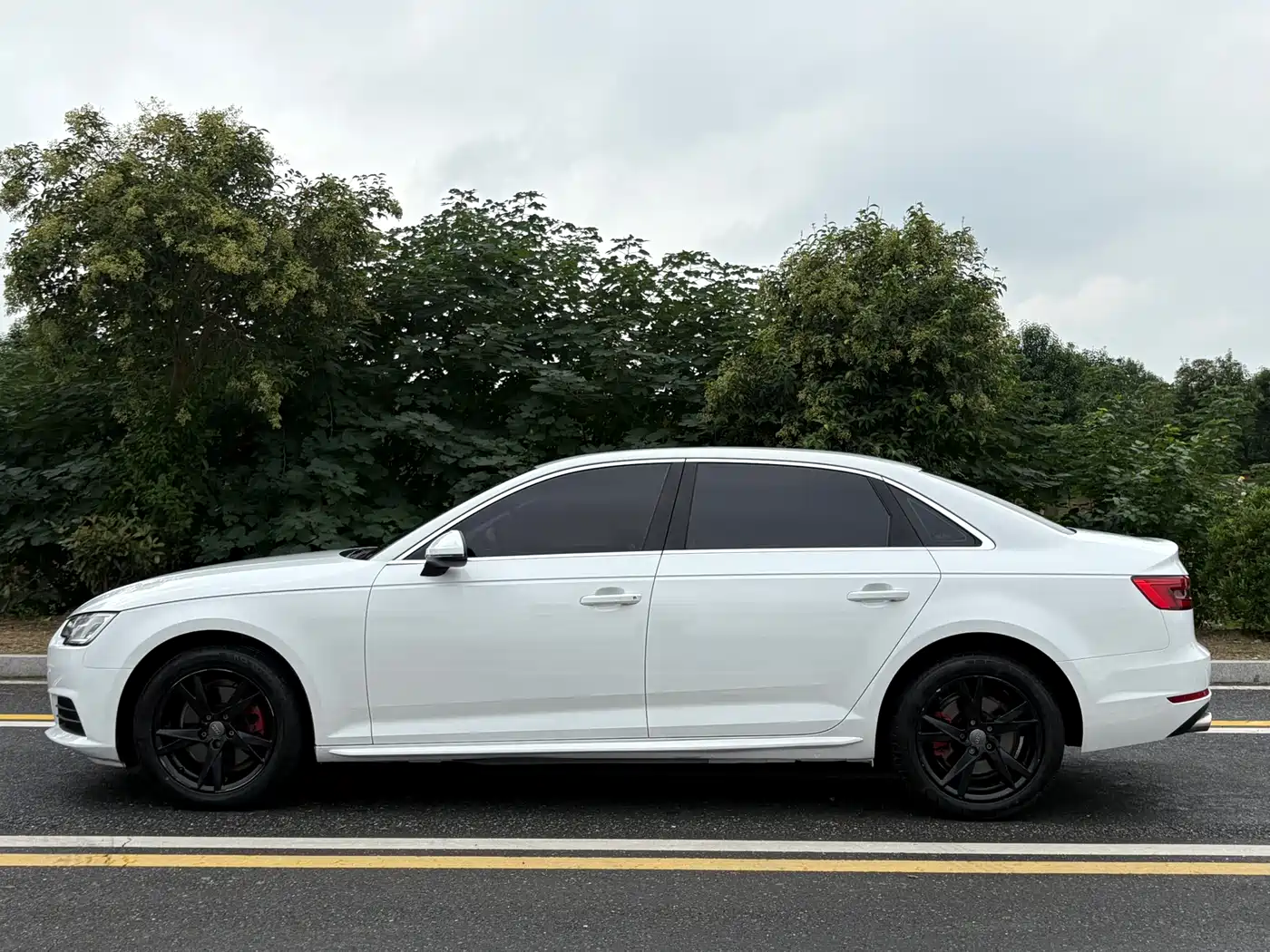 Audi A4L 2017 Plus 40 TFSI Progressive фото 3
