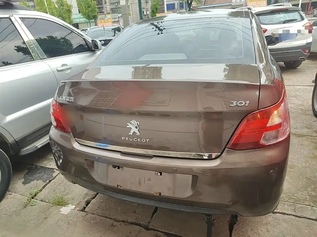 Peugeot 301 2014 1.6L Automatic Comfort Edition фото 6