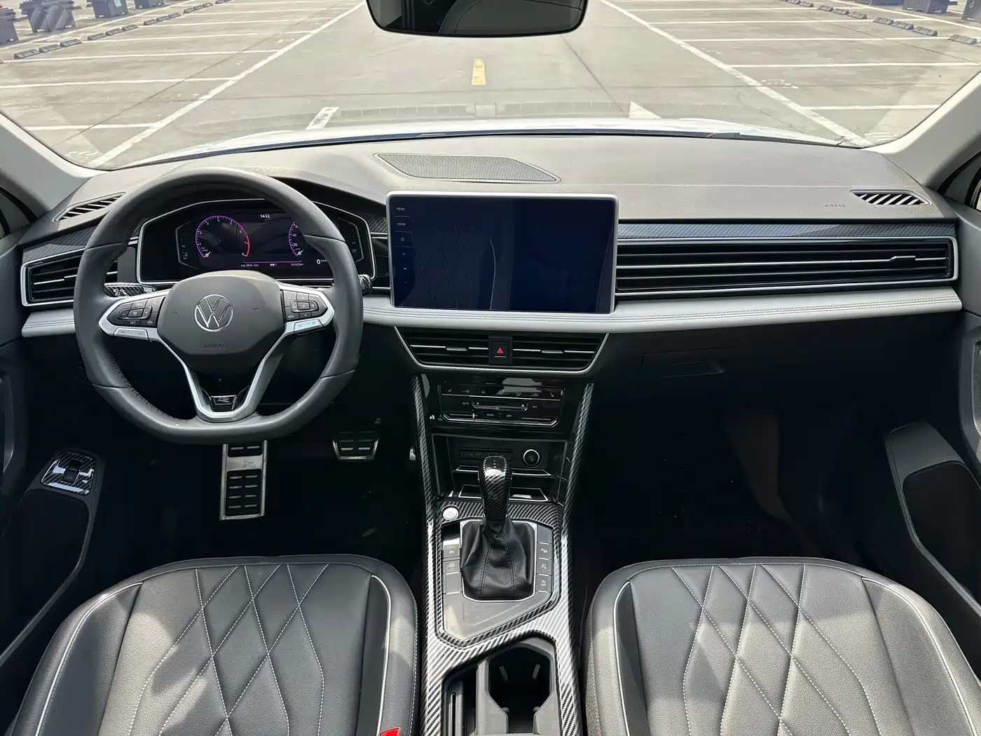 Volkswagen Tiguan L 2024 Outstanding 330TSI Auto 2WD R-Line Dragon Glory Edition фото 9