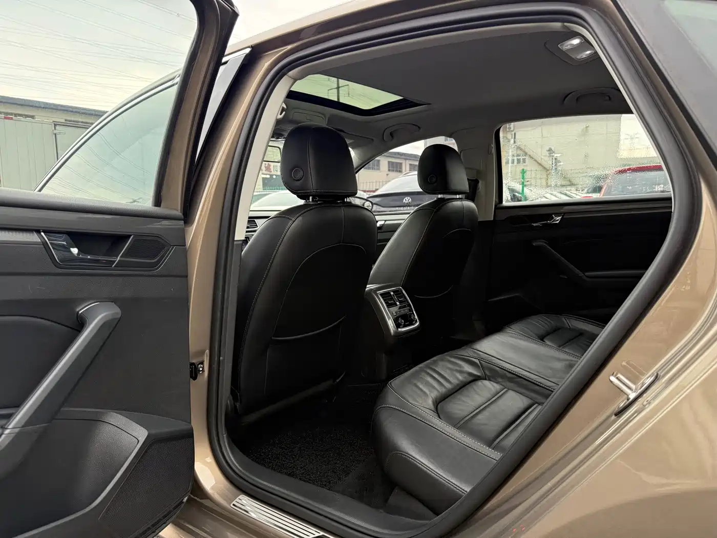 Volkswagen Passat 2017 330TSI DSG Prestige фото 5