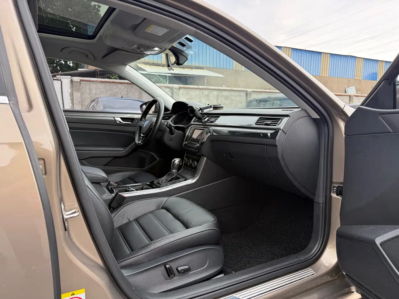 Volkswagen Passat 2017 330TSI DSG Prestige фото 16