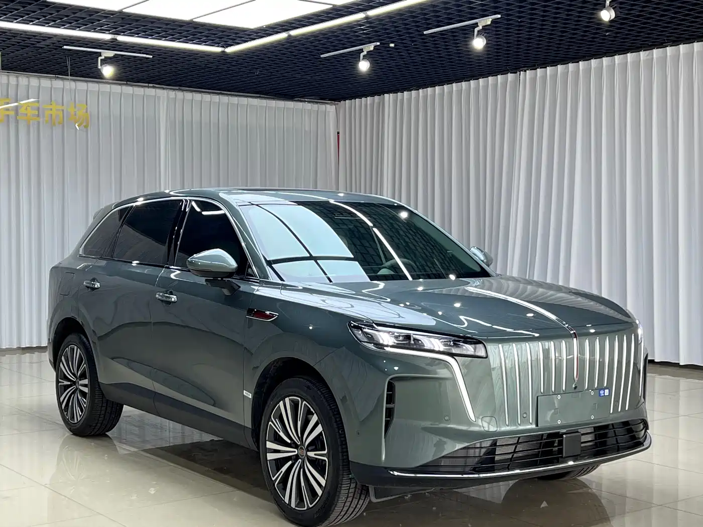 Hongqi HS6 PHEV 2026 Model 220 Intelligent Hybrid Edition фото 3