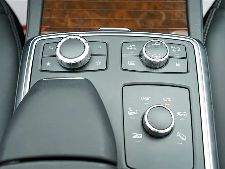 Mercedes-Benz M-Class 2014 ML 400 4MATIC Luxury фото 19